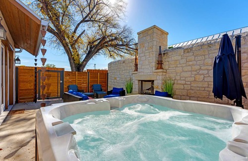 Fredericksburg House | House ∙ 2 bedrooms ∙ 4 guests