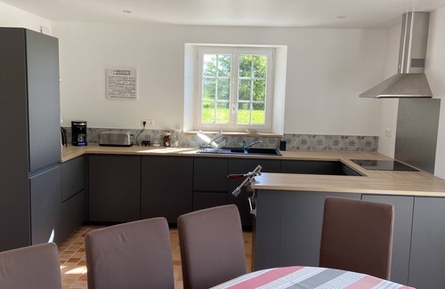 Sainte-Anne-sur-Vilaine Cottage | House 200 m2 for 11 people with heated swimming pool.