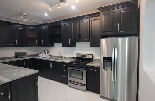 Estate Demarara House | House 3-bedroom 6 beds 3 bathroom house with AC in St Thomas