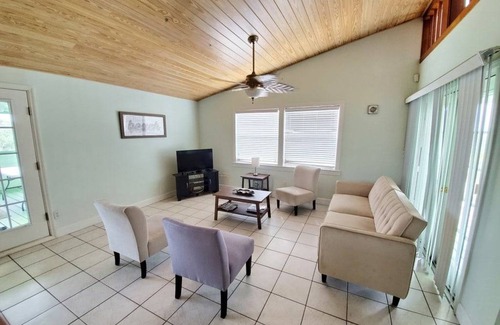 Crescent Beach House | House ∙ 4 bedrooms ∙ 12 guests