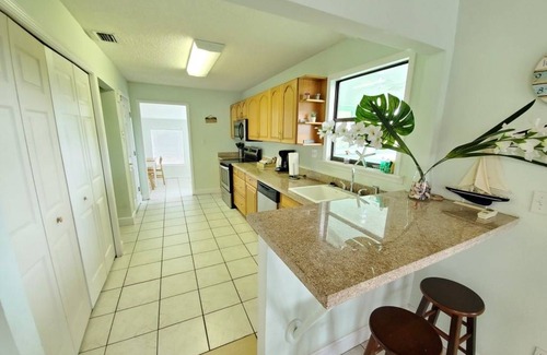 Crescent Beach House | House ∙ 4 bedrooms ∙ 12 guests