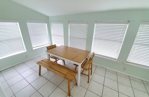 Crescent Beach House | House ∙ 4 bedrooms ∙ 12 guests