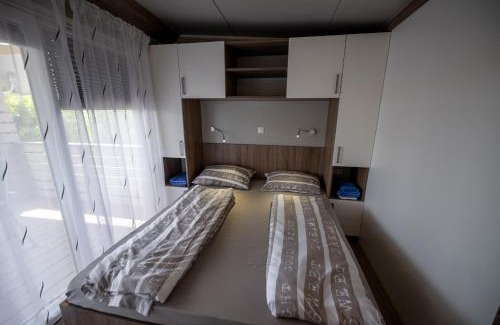 Pakostane Ski Chalet | House 4 Mali Nordsee Camp