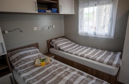 Pakostane Ski Chalet | House 4 Mali Nordsee Camp