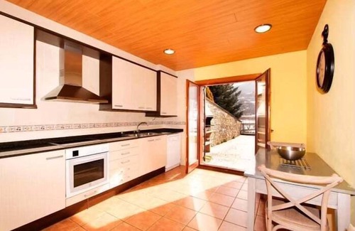 Montella House | House 4 rooms 10 Pax, Fireplace, BBQ & Cadí Views