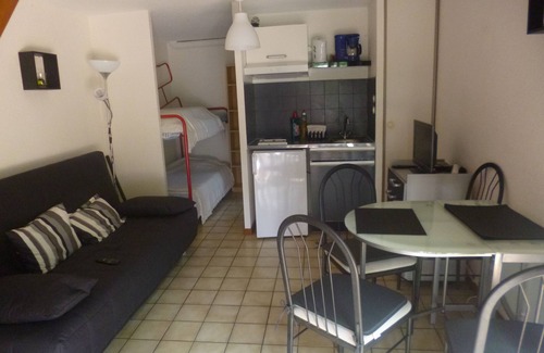 Hourtin Port House | House 5 minutes walk from the lake and the port.