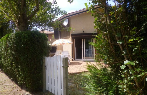 Hourtin Port House | House 5 minutes walk from the lake and the port.