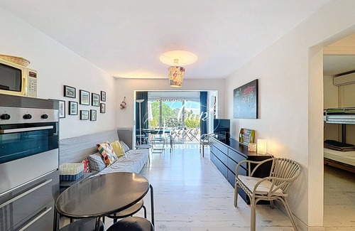 Le Lavandou Ski Chalet | House 5 persons residence with swimming pool and beach access at 50m