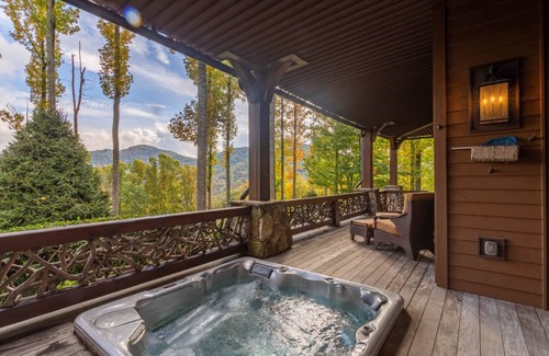 Banner Elk House | House ∙ 6 bedrooms ∙ 15 guests