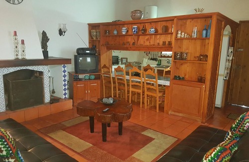 Faial Da Terra House | House at 100 meters from the sea, pedestrian paths with waterfall. Picturesque village