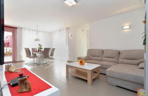 Barbariga House | House Betiga 1771