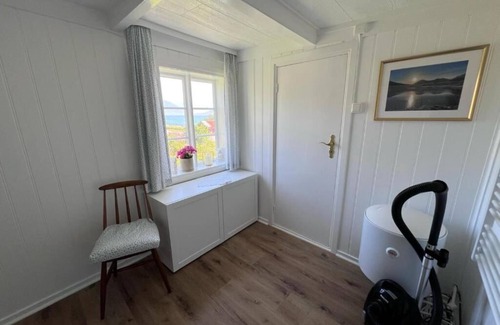 Andoy House | House by the fjord with whirlpool