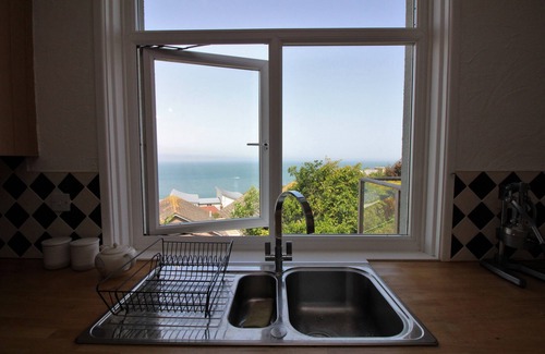 Hele House | House by the sea for up to 8, with stunning sea views