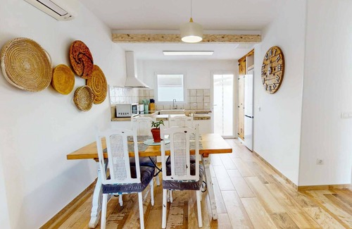 Vergel House | House for 4 persons with private pool, A/C, Wifi