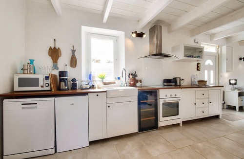 Saint-Fregant Ski Chalet | House for 6 with garden, terrace and games