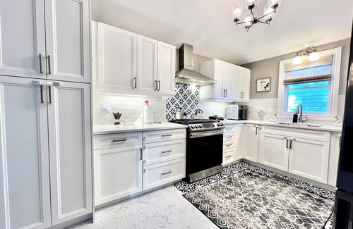 Niagara Falls House | House for rent minutes from the falls, white walker walk andmore attractions