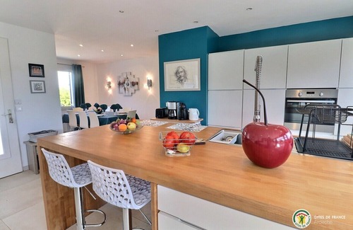 Vallon-Pont-d'Arc Villa | HOUSE, HEATED POOL AND SPA IN VALLON PONT D'ARC, BEAUTIFUL ENVIRONMENT