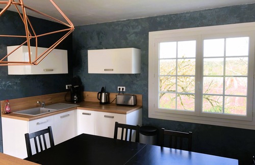 Les Salles-De-Castillon House | House in the Heart of the Vineyards