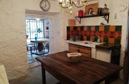 Uzes House | House in the woods