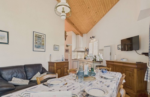 Les Conches Ski Chalet | House in Les Conches, garden, sleeps 4