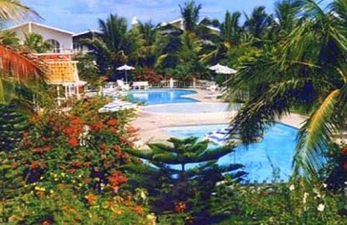 Grand-Baie House | House in residence, quiet, collective swimming pool, 1.8 km from the beach