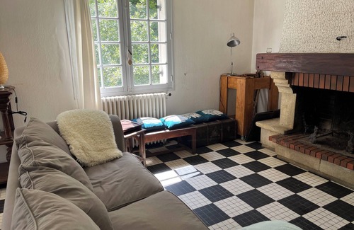 Veyrines-de-Vergt Bed & Breakfast | House in the tourist and cultural Périgord in a green setting
