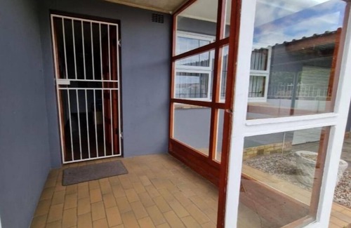 Cape Town City Centre House | House is 12miles away from the CTICC , 12 miles away from Robben island Ferries
