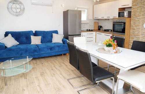 Marina Apartment | House Luketini dvori (97091-K1) - Marina