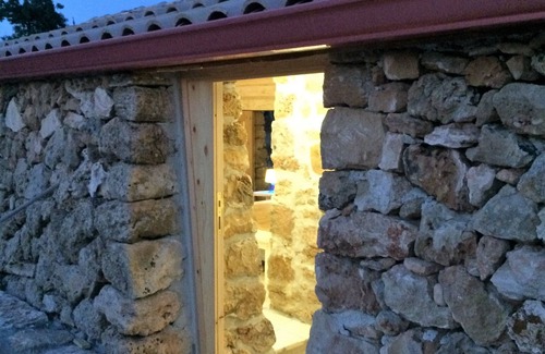 Noto House | House Mmiriusa