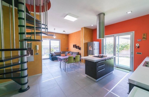 Nurachi Apartment | House'n'kite - Two Bedroom Apartment, Sleeps 5