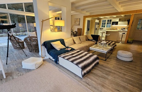Saint-Pierre-d'Oleron House | House on a listed site, sea view, 500 m from the port and shops.