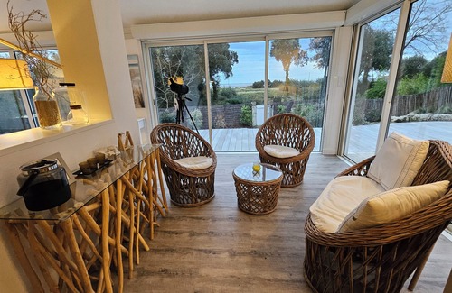 Saint-Pierre-d'Oleron House | House on a listed site, sea view, 500 m from the port and shops.