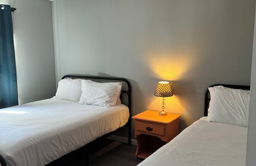 Cadiz Resort | House on Lake Barkley in the Marina