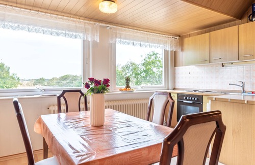 Utersum Apartment | "House Schultz 'Traumblick 1': Your vacation paradise at the sea view oasis!"
