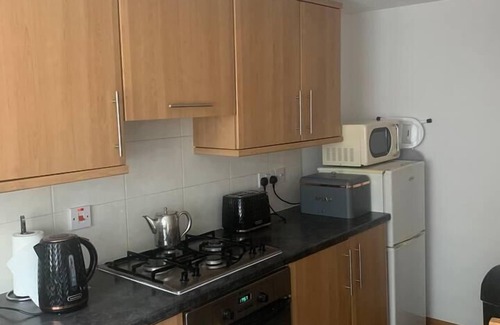 Larne House | House - Sleeps 4 with Cozy Fireplace