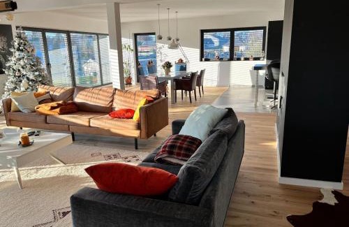 Berdorf Villa | House - Sleeps 8 - Pets Ok - Garden - Parking