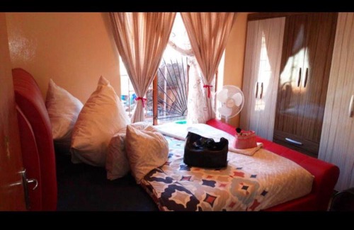 Rustenburg Apartment | House to in Geelhout Park Ext 9, Rustenburg