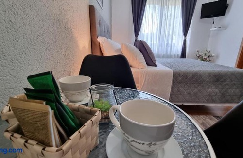 Jezerce House | House Tomljanovic