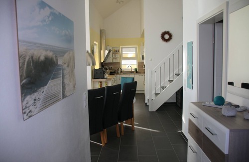 Trent House | House Villa anchorage
