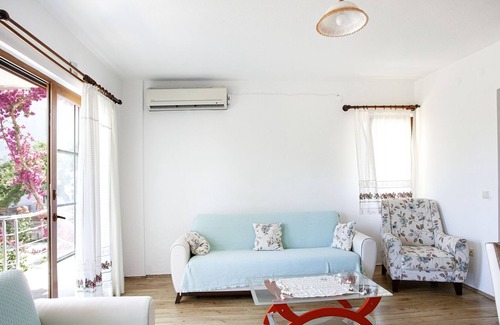 Palamutbuku Apartment | House w Balcony and Garden 5 min to Beach in Datca