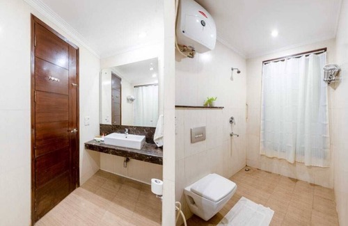 Udyog Vihar House | House with 3 Bedroom and facilities in gurgaon with great location