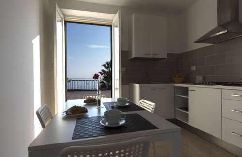Santa Lucia Apartment | House with Big Terrace in Seaside, Syracuse - Ortigia