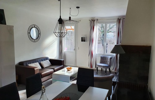 Castellane House | House with calm and natural garden