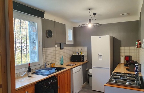 Castellane House | House with calm and natural garden