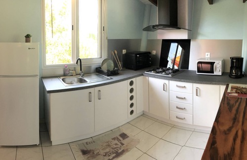 Bouillante House | House with garden, 2 bungalows