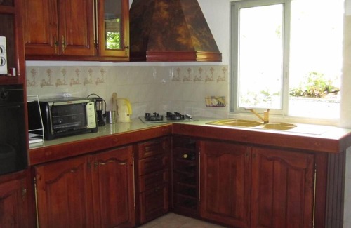 Bouillante House | House with garden, 2 bungalows