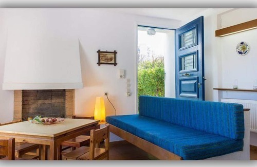 Rafina-Pikermi House | House With Garden And Sea View