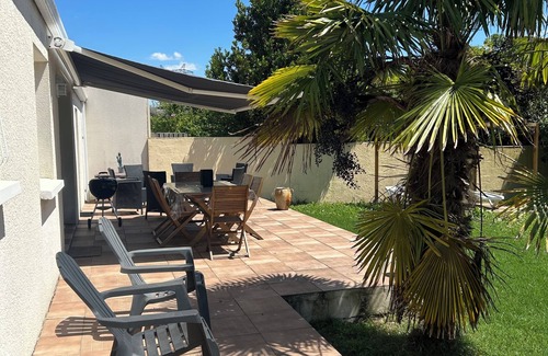 Perigny House | House with garden