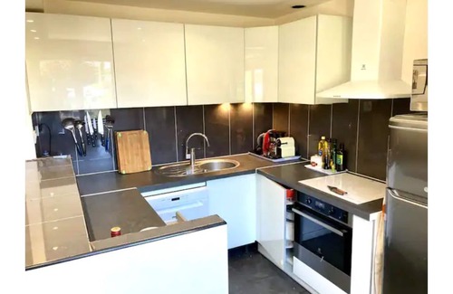 Saint-Denis House | House with garden, near Paris Centre, 20 minutes from Stade de France