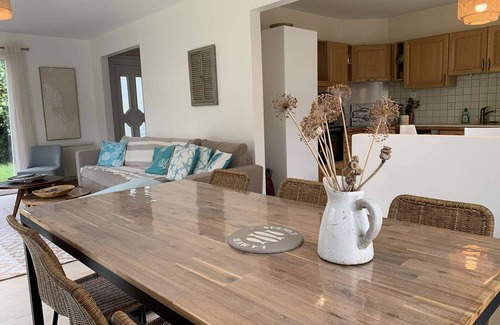 Tregastel House | House with garden, WIFI 600m from the sea in TREGASTEL